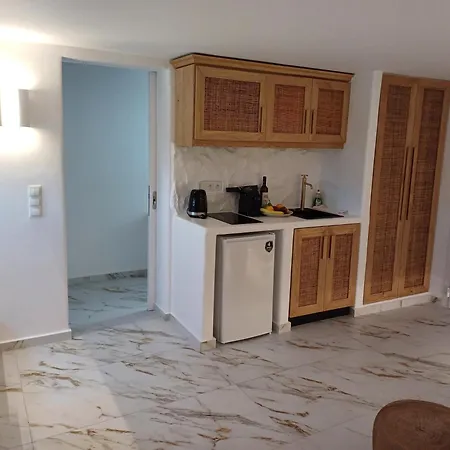 Apartahotel Pyrgos 3*
