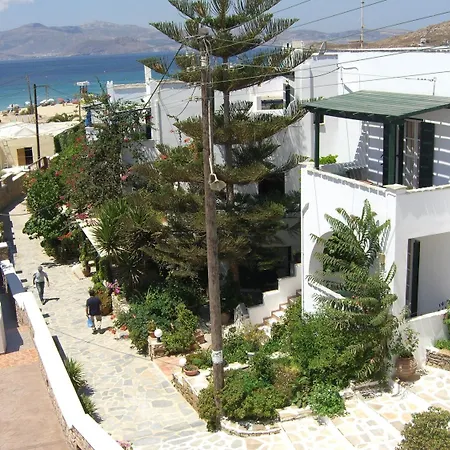Pyrgos Апарт-отель 3*
