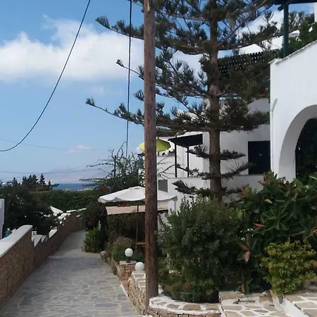 Pyrgos アパートホテル
