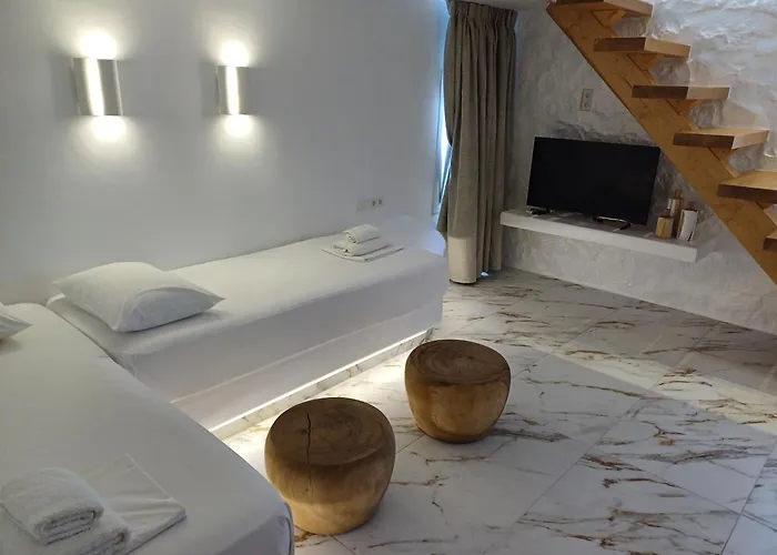 Pyrgos Aparthotel Agios Prokopios (Naxos)