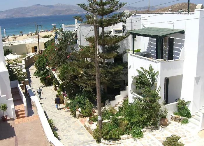 Pyrgos Aparthotel 3*